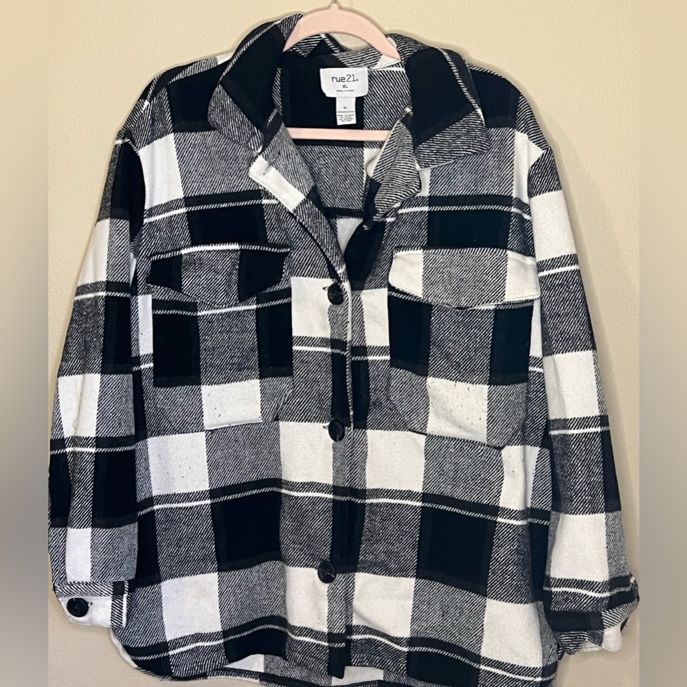 Rue 21 Black and White Buffalo Plaid Shacket XL